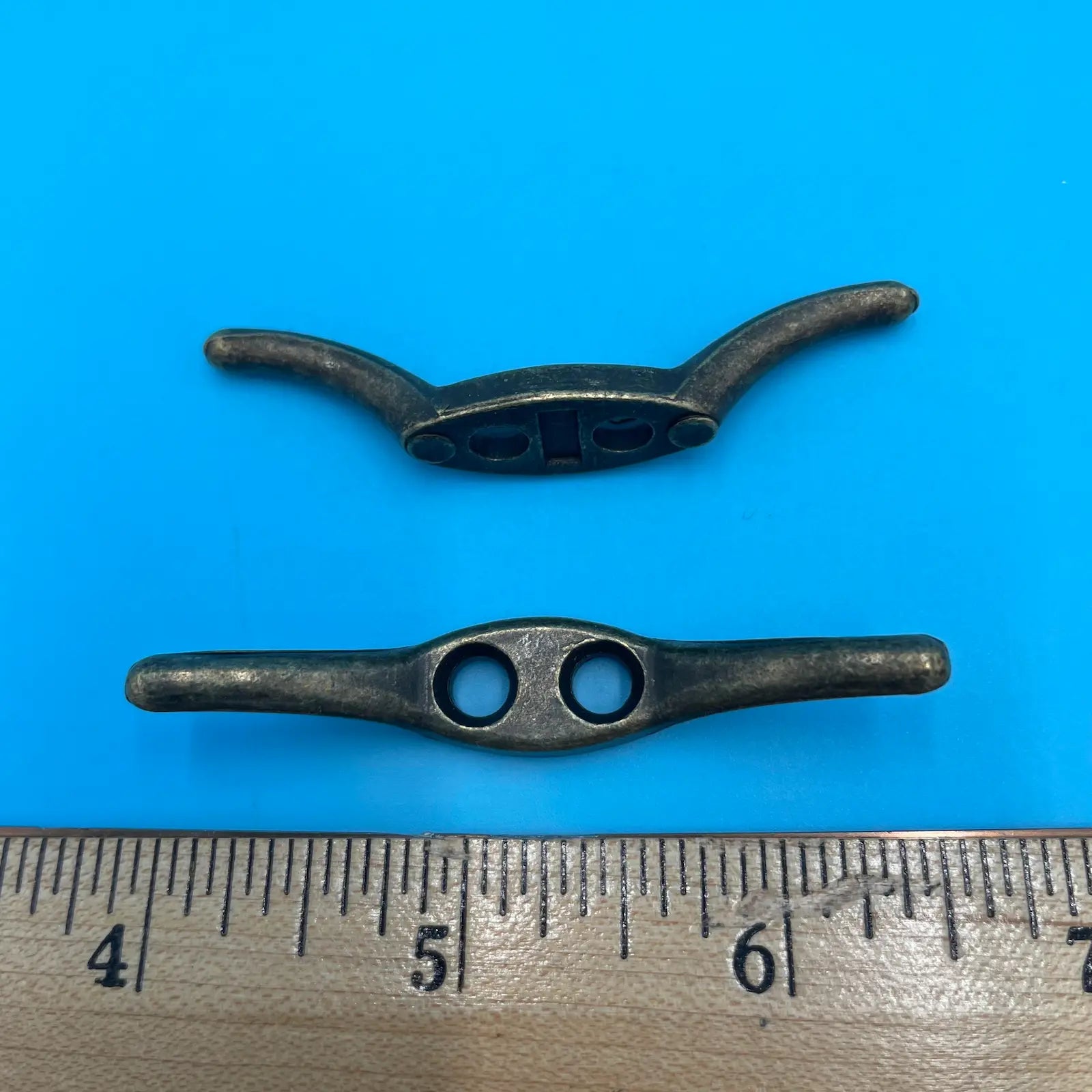 2-1/2" Antique Cord Cleats