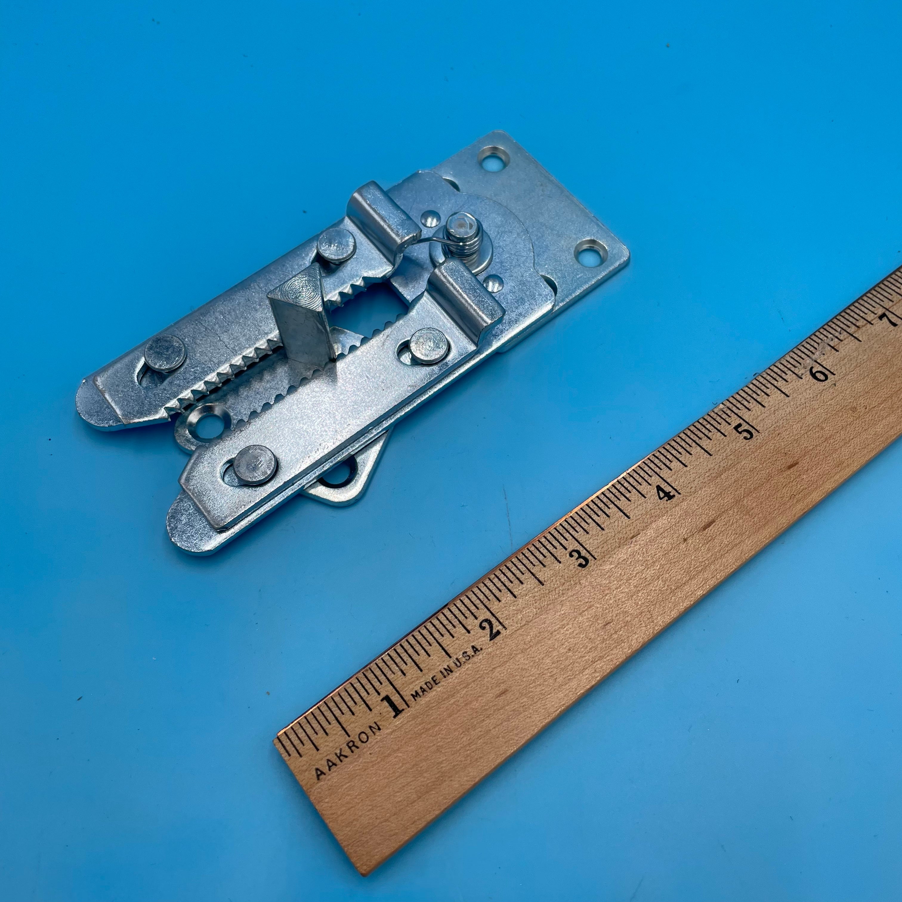 Steel Alligator Connector for Sectionals