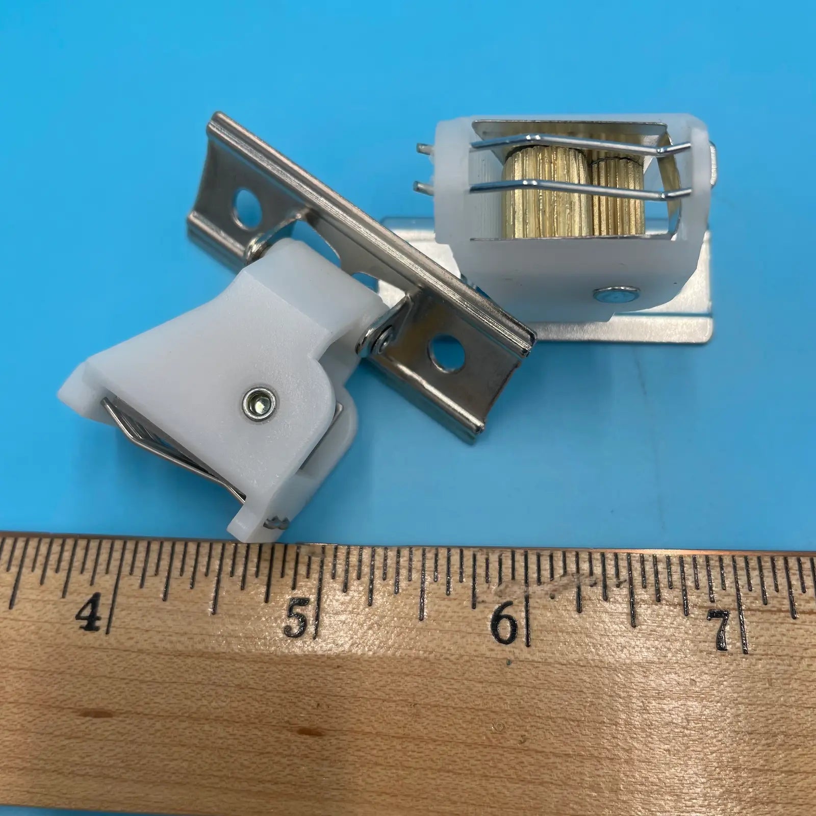 Swivel Cord Lock for Roman Shades - 3 Cord Separation