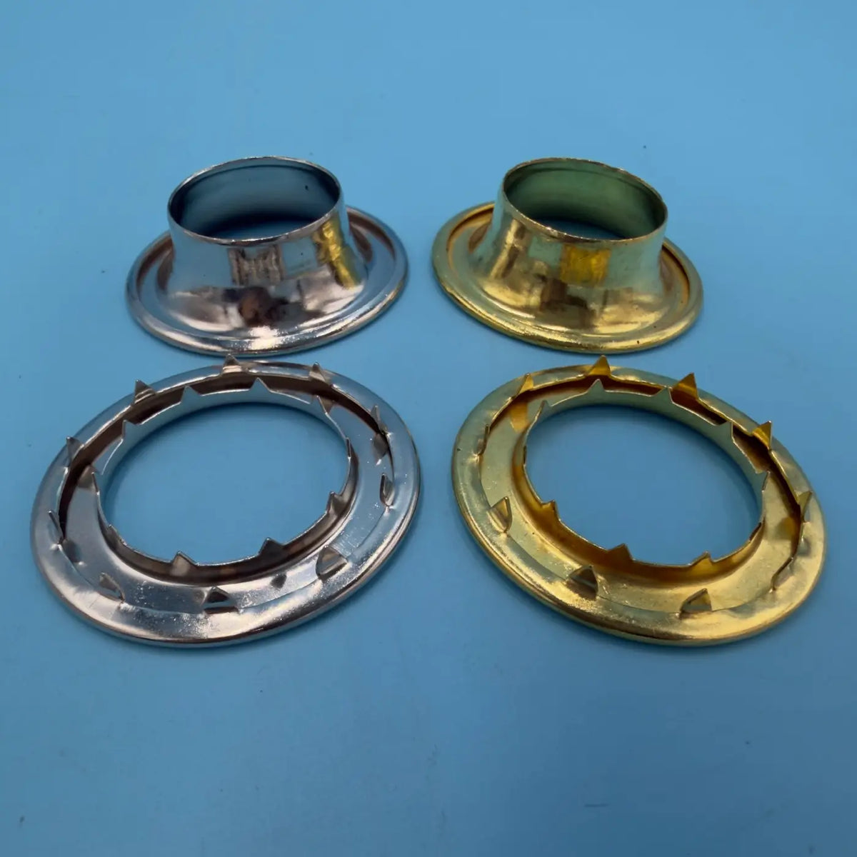 Rolled Rim Grommets With Spur Washers