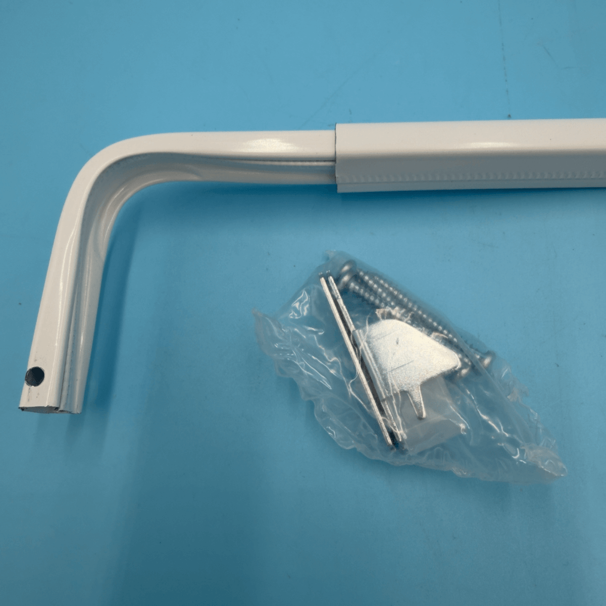 Kirsch Lock seam Single Curtain Rod.