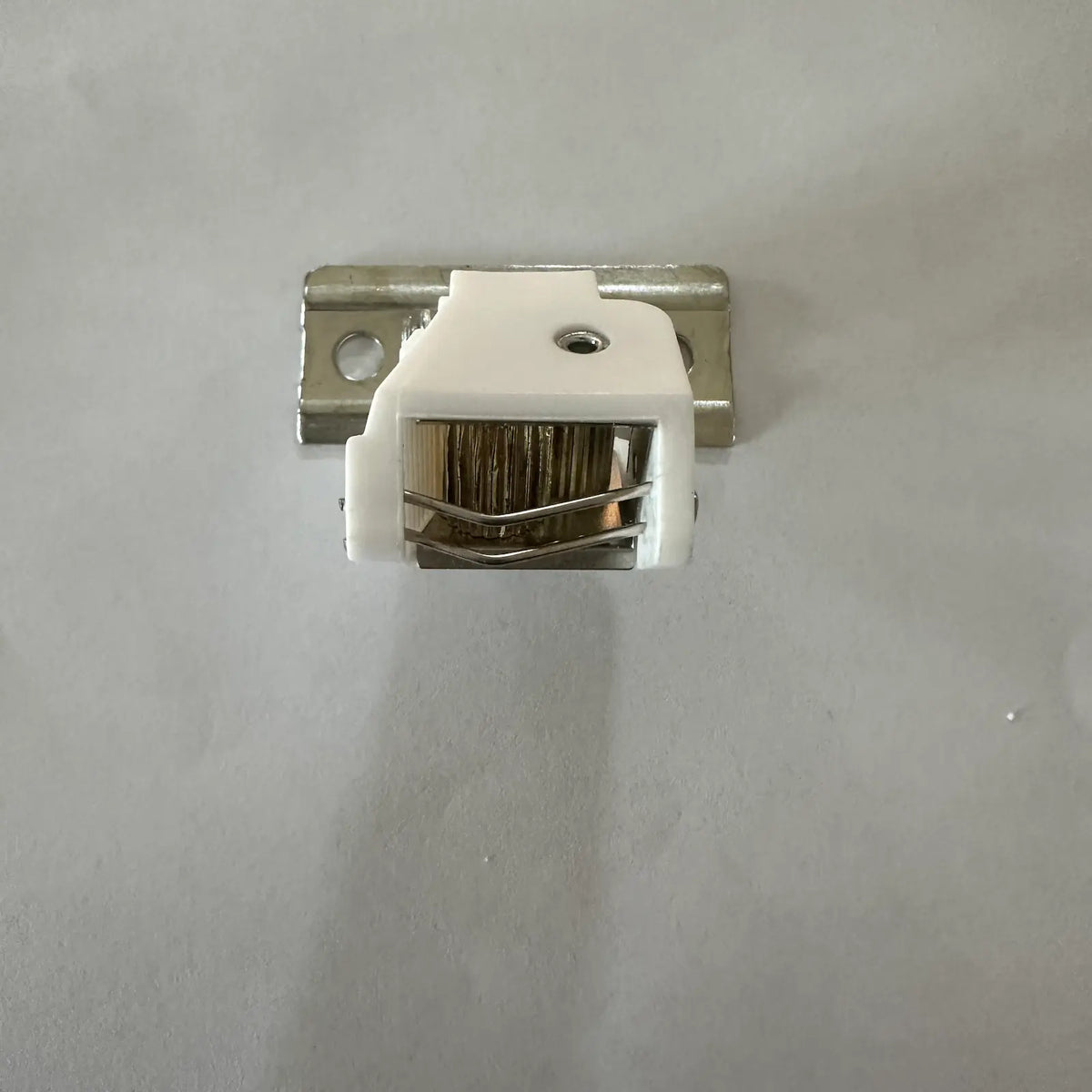 Swivel Cord Lock for Roman Shades - 3 Cord Separation