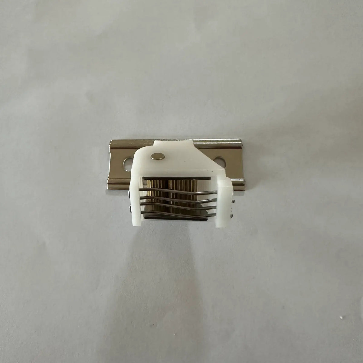 Swivel Cord Lock for Roman Shades - 5 Cord Separation