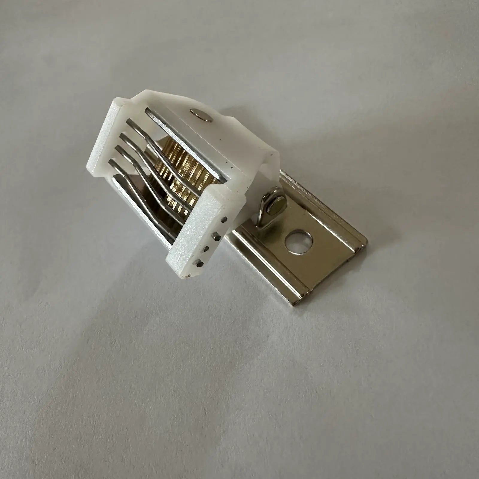 Swivel Cord Lock for Roman Shades - 5 Cord Separation