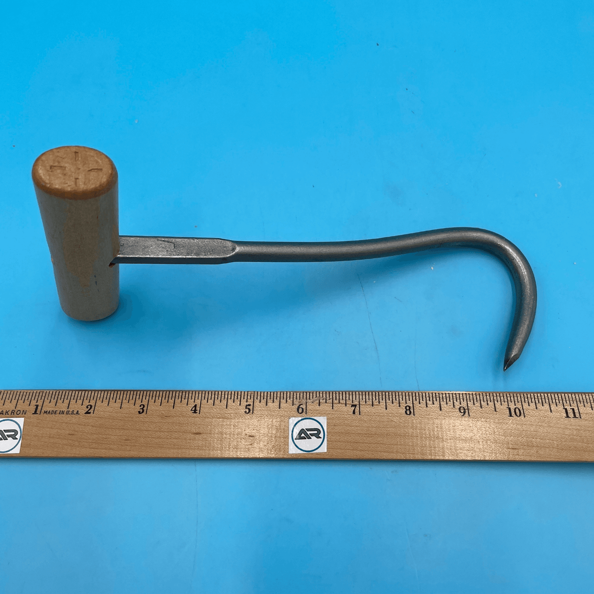 C.S. Osborne 8" hay hook OSB-13