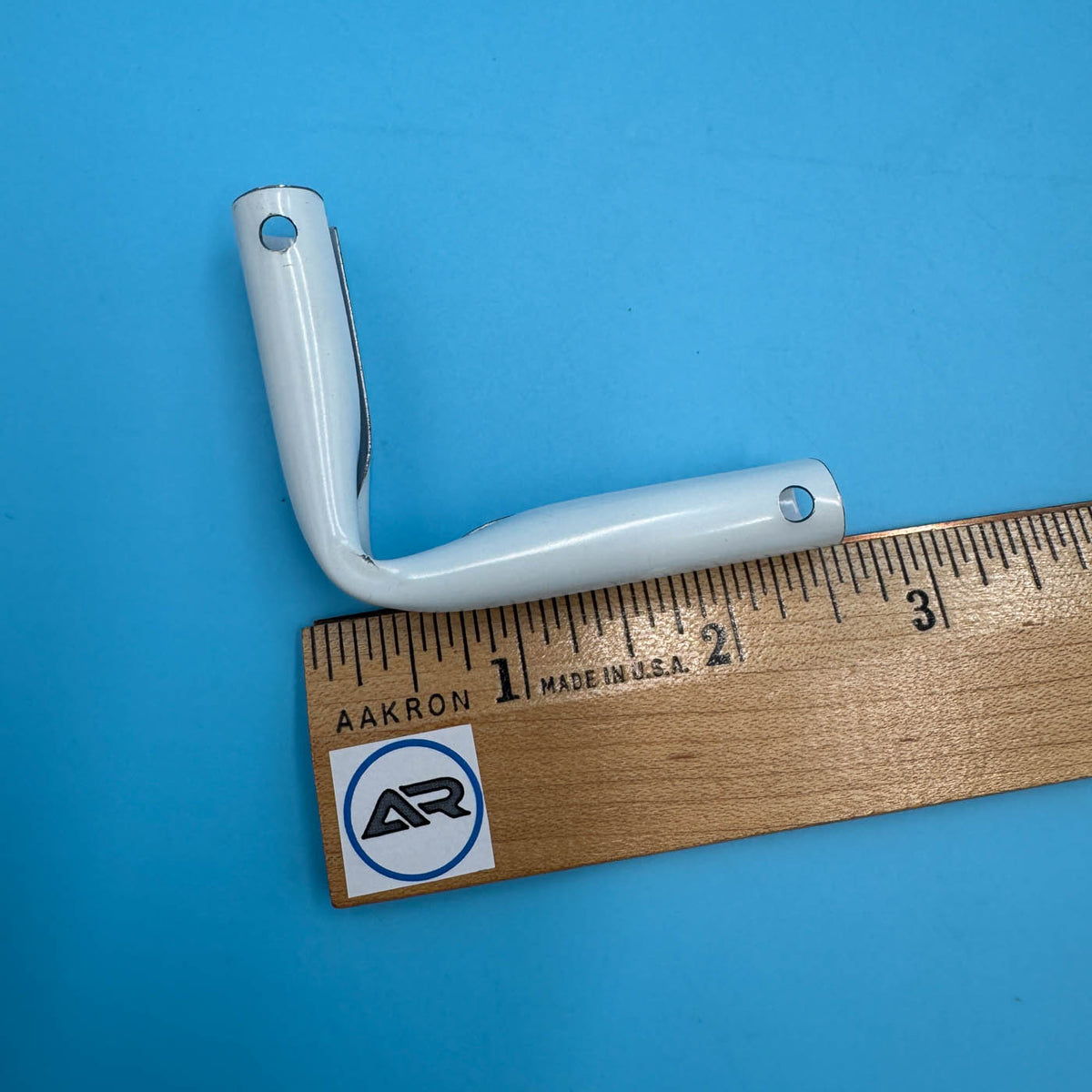 Kirsch Elbows for 9001 Oval Rod

9251.025 in White. These elbows are designed specifically for use with Kirsch 9001 oval rods. Measuring 2 x 2.5 inches