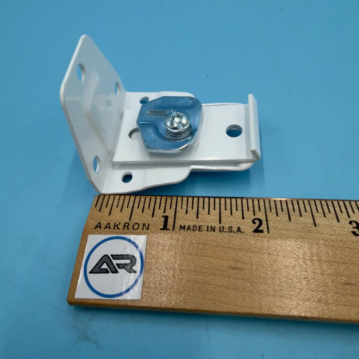Kirsch Single Rod Support Bracket 2-1/2" - 3" Return, 1" - 1-1/2" Clearance 3576.025
