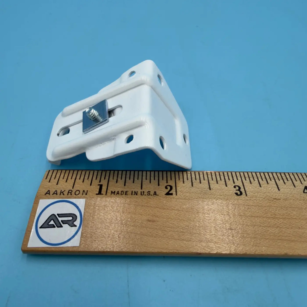 Kirsch Single Rod Support Bracket 2-1/2" - 3" Return, 1" - 1-1/2" Clearance 3576.025