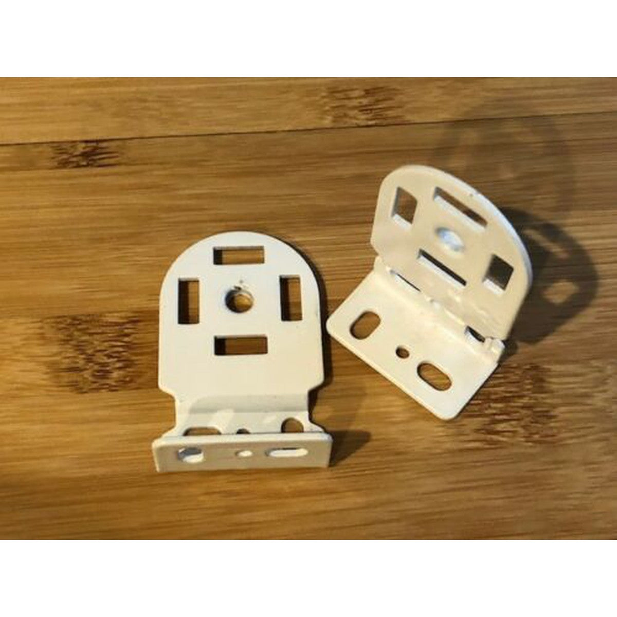 Rollease Skyline Narrow Bracket #650 White: 1-1/2 Base - Alan Richard Textiles, LTD Rollease Skyline Brackets
